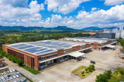 榮耀上榜，實力領航 勵致家私攬獲“辦公家具十大領軍品牌”等十項大獎，引領環保產品研發與銷售新風尚